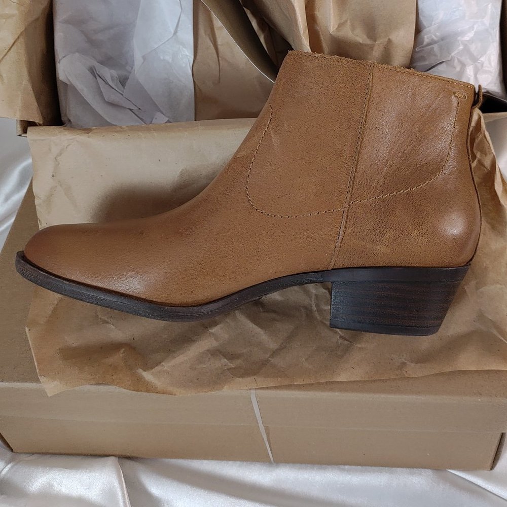 New Lucky Brand Tan Ankle Boots